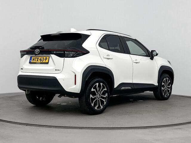 Toyota YARIS Cross 1.5 Hybrid 130 Dynamic | Stoel -/ Stuur verwarming | Apple Carplay -/ Android Auto |