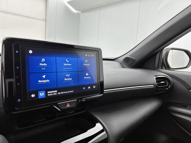 Toyota YARIS Cross 1.5 Hybrid Dynamic Limited | Navigatie | Head Up Display | Panoramadak | Elektrische Achterklep | Stoel- en Stuurverwarming |