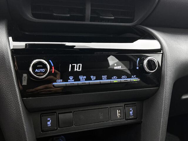Toyota YARIS Cross 1.5 Hybrid Dynamic Limited | Navigatie | Head Up Display | Panoramadak | Elektrische Achterklep | Stoel- en Stuurverwarming |