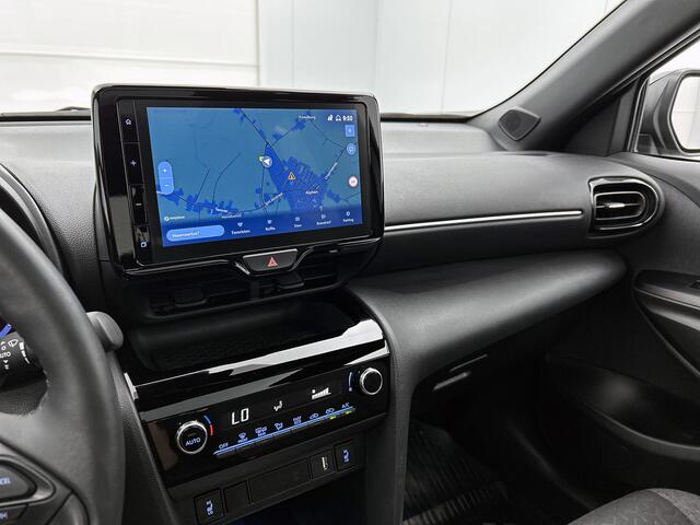 Toyota YARIS Cross 1.5 Hybrid Dynamic | Navigatie | Head Up Display | Panoramadak | Elektrische Achterklep | Stoel- en Stuurverwarming |