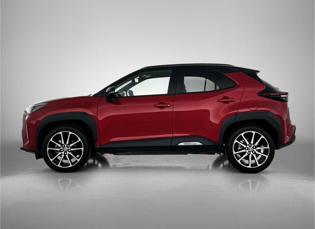 Toyota YARIS Cross 1.5 Hybrid GR Sport | Navigatie | Blind Spot | Parkeersensoren voor+achter | Stoel- en Stuurverwarming |