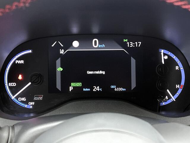 Toyota YARIS Cross 1.5 Hybrid GR Sport | Navigatie | Blind Spot | Parkeersensoren voor+achter | Stoel- en Stuurverwarming |