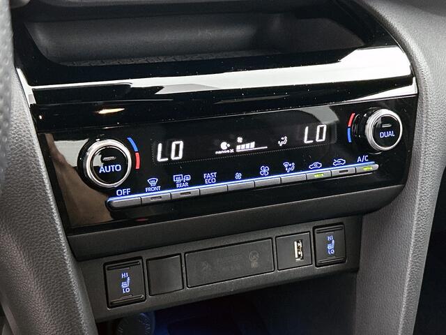 Toyota YARIS Cross 1.5 Hybrid GR Sport | Navigatie | Blind Spot | Parkeersensoren voor+achter | Stoel- en Stuurverwarming |