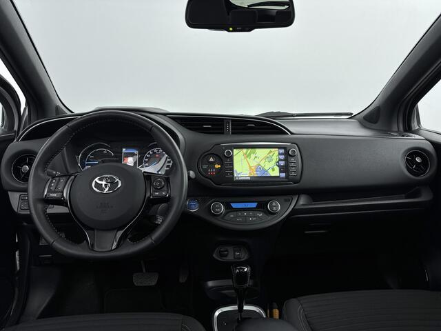Toyota YARIS 1.5 Hybrid Bi-Tone Plus | Navigatie | Lichtmetalen velgen | Cruise Control |