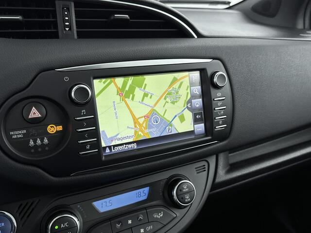 Toyota YARIS 1.5 Hybrid Bi-Tone Plus | Navigatie | Lichtmetalen velgen | Cruise Control |