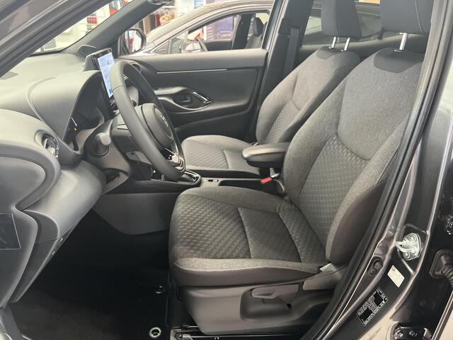 Toyota YARIS Cross 1.5 Hybrid 130 Dynamic **COMFORT PACK/ NIEUWE AUTO/ DIRECT LEVERBAAR**