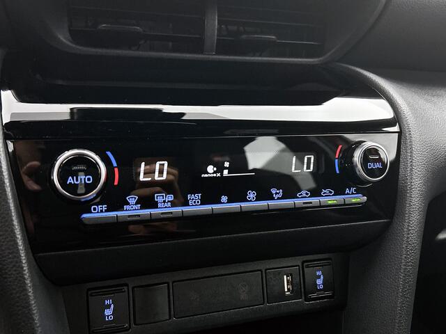 Toyota YARIS Cross 1.5 Hybrid GR Sport | Navigatie | Blind Spot | Parkeersensoren voor+achter | Stoel- en Stuurverwarming |