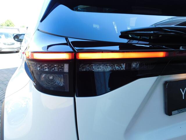 Toyota YARIS Cross 1.5 Hybrid Dynamic | PANO | HUD | Elektr. Achterklep