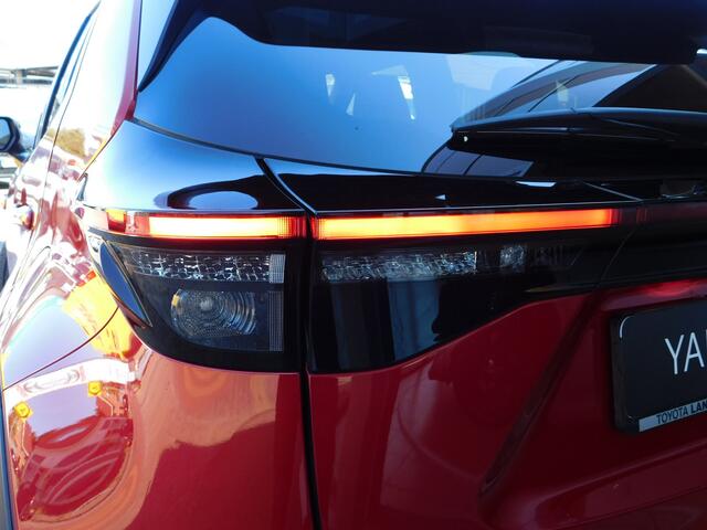 Toyota YARIS Cross 1.5 Hybrid Dynamic | Stoel en Stuurverwarming | PANODAK | HUD