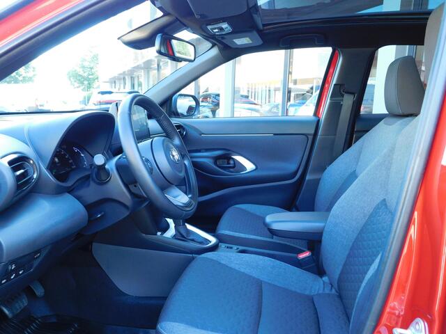 Toyota YARIS Cross 1.5 Hybrid Dynamic | Stoel en Stuurverwarming | PANODAK | HUD