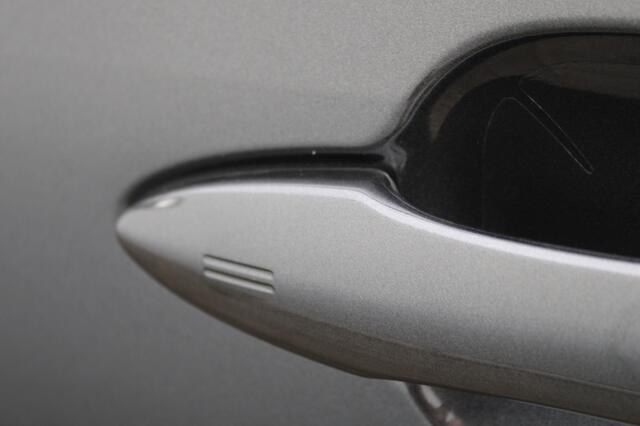 Toyota YARIS 1.5 Hybr 130 Dynamic + Comfort Pakket
