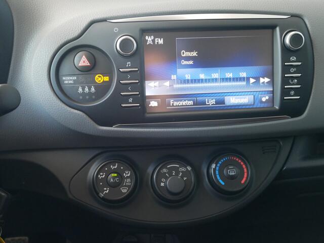 Toyota YARIS 1.5 VVT-i Young, 4-Cilinder, 6-Bak, Camera