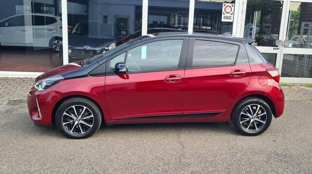 Toyota YARIS 1.5 VVT-i Dynamic Navi,Camera,Cruise,Keyless,RIJKLAARPRIJS!!