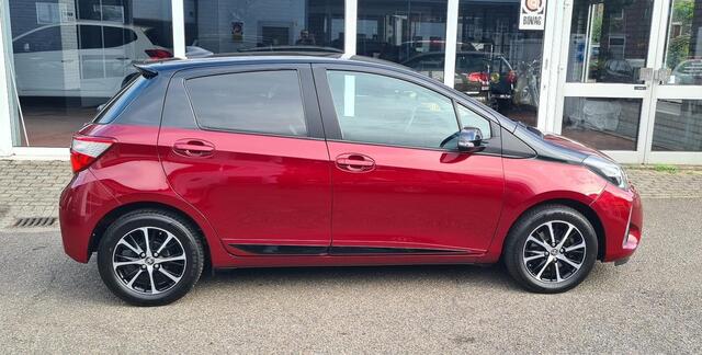 Toyota YARIS 1.5 VVT-i Dynamic Navi,Camera,Cruise,Keyless,RIJKLAARPRIJS!!
