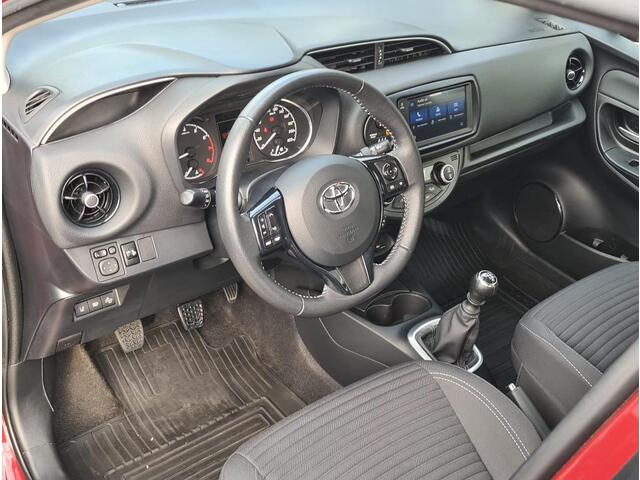 Toyota YARIS 1.5 VVT-i Dynamic Navi,Camera,Cruise,Keyless,RIJKLAARPRIJS!!