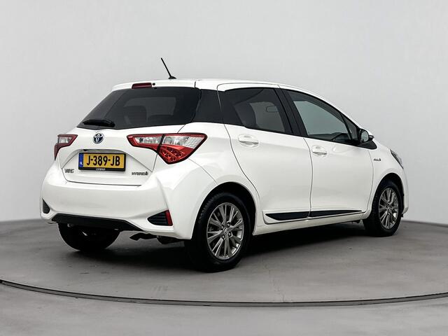 Toyota YARIS 1.5 Hybrid Design Sport | Lichtmetalen Velgen | Mistlampen | Elektrische Ramen | Climate Control | Privacy Glass |