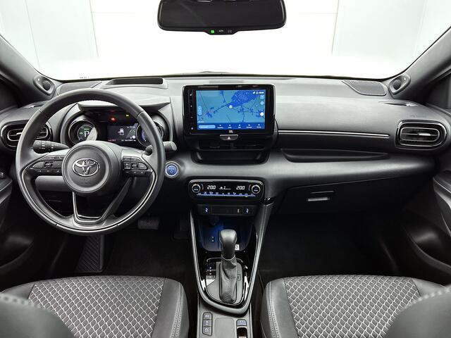 Toyota YARIS 1.5 Hybrid Executive Bi-Tone | JBL | Blindspot | Head up Display | Stoelverwarming | PDC voor en achter | Navigatie |