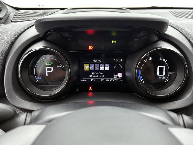 Toyota YARIS 1.5 Hybrid Executive Bi-Tone | JBL | Blindspot | Head up Display | Stoelverwarming | PDC voor en achter | Navigatie |
