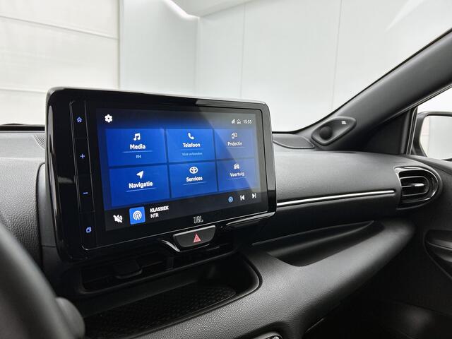 Toyota YARIS 1.5 Hybrid Executive Bi-Tone | JBL | Blindspot | Head up Display | Stoelverwarming | PDC voor en achter | Navigatie |