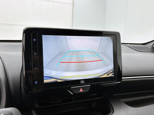 Toyota YARIS 1.5 Hybrid Executive Bi-Tone | JBL | Blindspot | Head up Display | Stoelverwarming | PDC voor en achter | Navigatie |