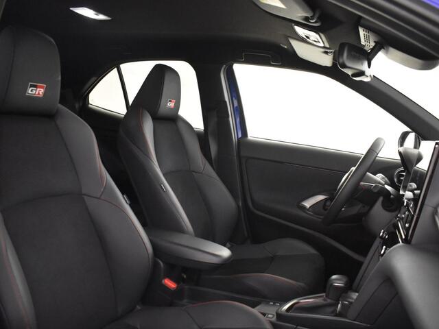 Toyota YARIS 1.5 Hybrid 130 GR Sport | Parkeersensoren V+A | BLS | HUD | JBL