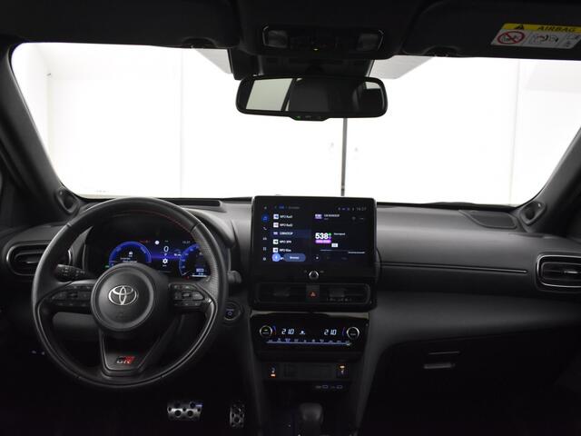 Toyota YARIS 1.5 Hybrid 130 GR Sport | Parkeersensoren V+A | BLS | HUD | JBL