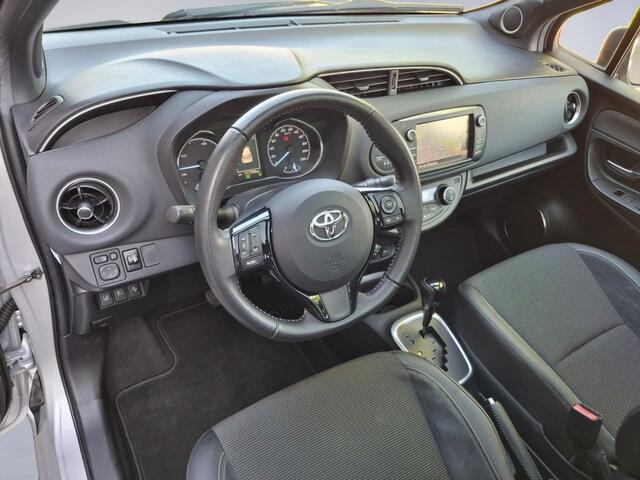 Toyota YARIS 1.5 HYB. premium, automaat, panoramadak