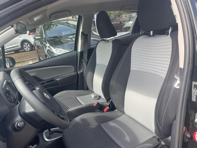 Toyota YARIS 1.5 Hybrid Dynamic | Navigatie | Camera | Dealer onderhouden | Garantie tot 02-2030