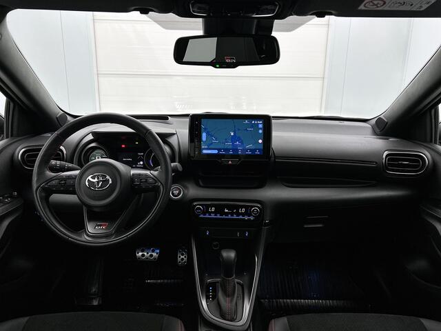 Toyota YARIS 1.5 Hybrid GR Sport Limited | Navi | Dodehoekdetectie | Lichtmetalen Velgen | Metaallak |