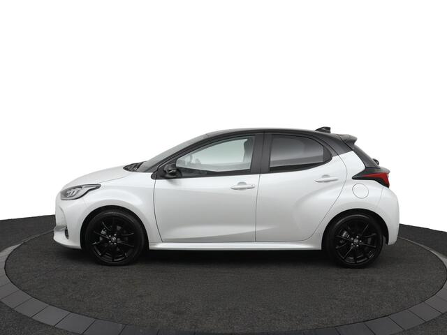 Toyota YARIS 1.5 Hybrid Executive two-tone | Navigatie | Keyless | Dodehoekdetectie | Parkeersensoren |