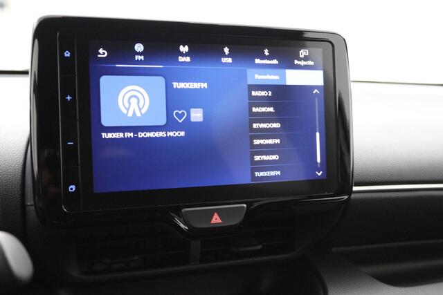 Toyota YARIS 1.5 Hybrid Executive two-tone | Navigatie | Keyless | Dodehoekdetectie | Parkeersensoren |