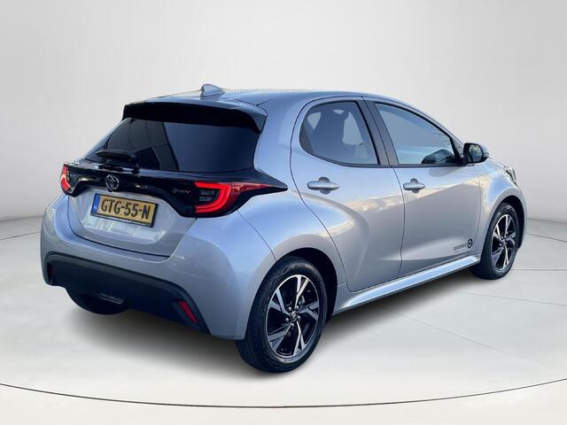 Toyota YARIS 1.5 Hybrid 115 First Edition **NAVIGATIE/ PARKEERCAMERA/ APPLE CARPLAY/ ADAPTIVE CRUISE CONTROL**