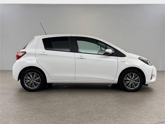 Toyota YARIS 1.5 Hybrid Dynamic LED Camera Clima Cruise Navi 15"LMV