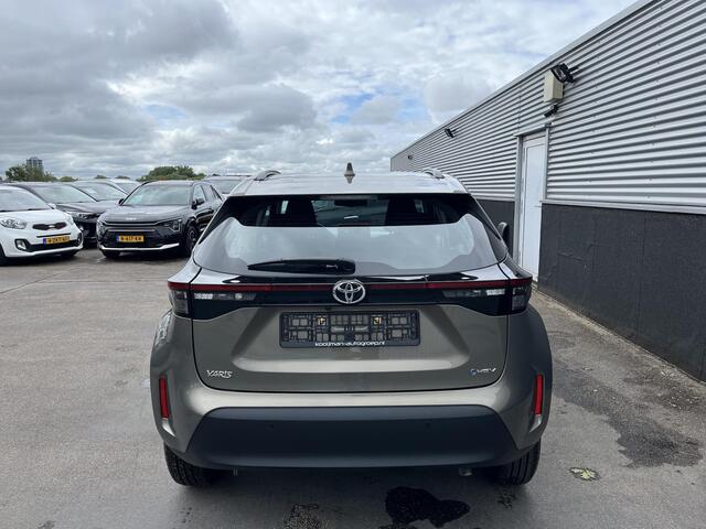 Toyota YARIS Cross 1.5 Hybrid 115 Dynamic Parkeersensoren, Stoelverwarming, Smart Key, Apple Carplay en/of Android auto navigatie, Adaptieve cruise control, Achteruitrijcamera