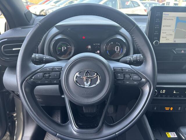 Toyota YARIS 1.5 Hybrid Executive SLECHTS 16.014KM, STOELVERWARMING, BOMVOL OPTIES!