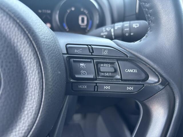 Toyota YARIS 1.5 Hybrid Executive SLECHTS 16.014KM, STOELVERWARMING, BOMVOL OPTIES!