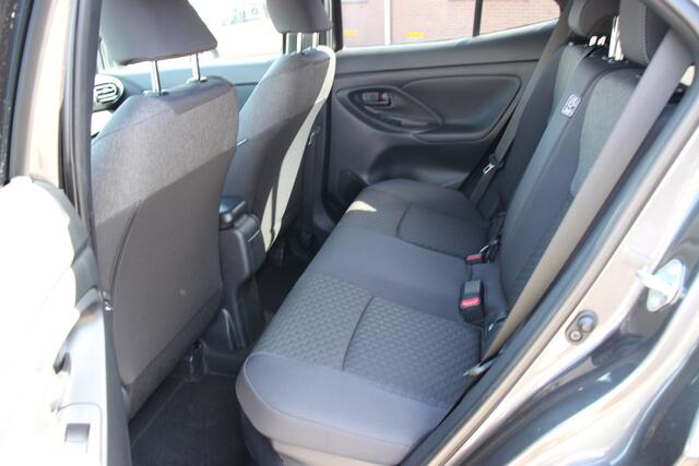 Toyota YARIS Cross 1.5 Hybrid 130 Dynamic Luxe | Dodehoeksensor | Stuur- en Stoelverwarming |