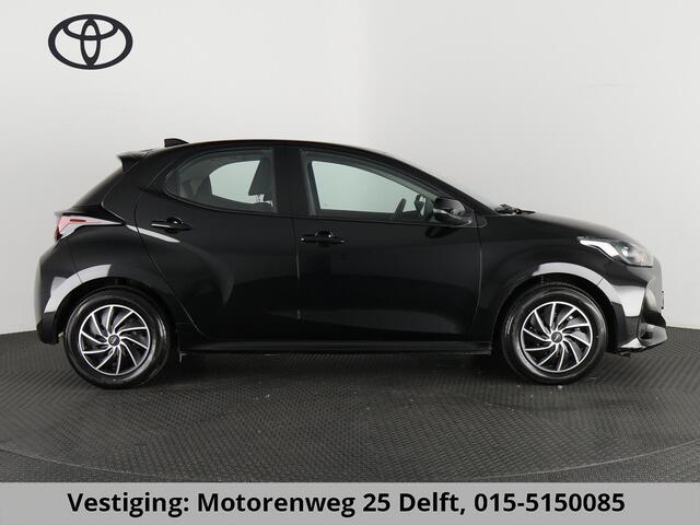 Toyota YARIS 1.5 HYBRIDE BLACKLINE GARANTIE 5-2034 AUTOMAAT. CLOUD NAVI. SLECHTS 11.000 KM.