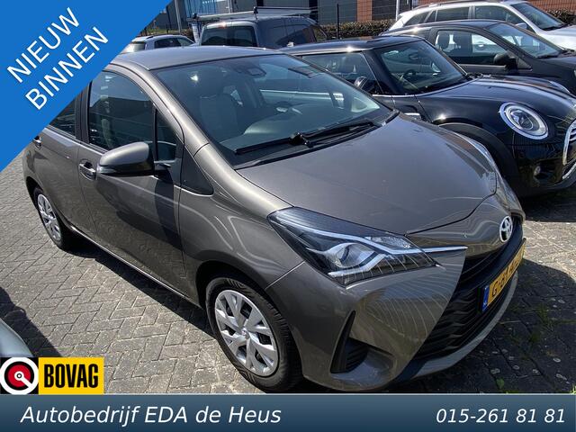 Toyota YARIS 1.5 VVT-i automaat Active met o.a. camera, cruise, navi, etc.