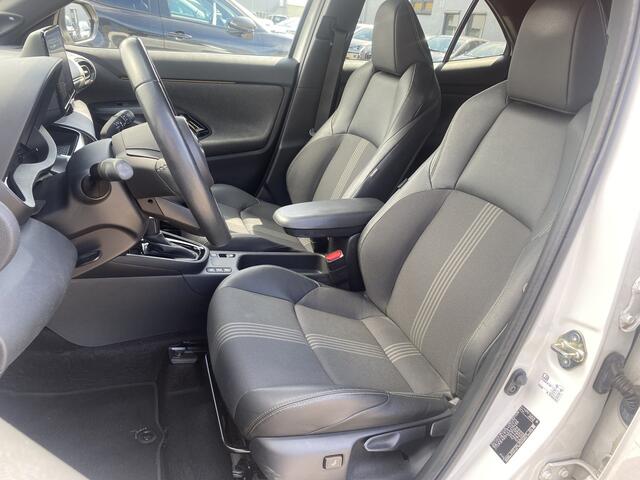 Toyota YARIS Cross 1.5 Hybrid Adventure NL Auto Dealer Onderhouden HUD JBL Stoel Stuur Verwarmd