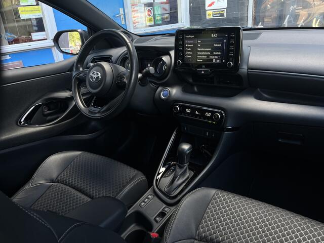 Toyota YARIS 1.5 Hybrid Executive GRATIS Afleverpakket! | Trekhaak | Head-Up-Display | Achteruitrijcamera |