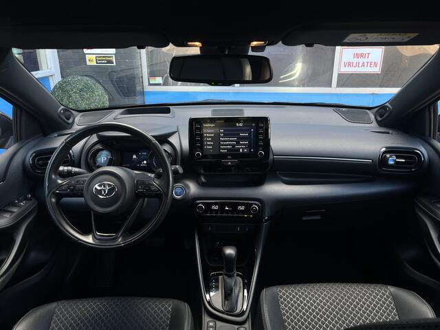 Toyota YARIS 1.5 Hybrid Executive GRATIS Afleverpakket! | Trekhaak | Head-Up-Display | Achteruitrijcamera |