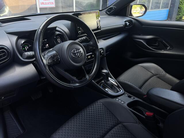 Toyota YARIS 1.5 Hybrid Executive GRATIS Afleverpakket! | Trekhaak | Head-Up-Display | Achteruitrijcamera |