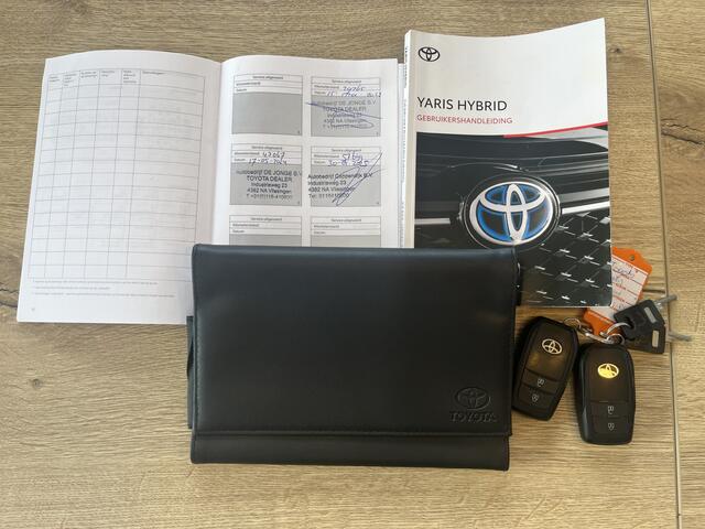 Toyota YARIS 1.5 Hybrid Executive GRATIS Afleverpakket! | Trekhaak | Head-Up-Display | Achteruitrijcamera |