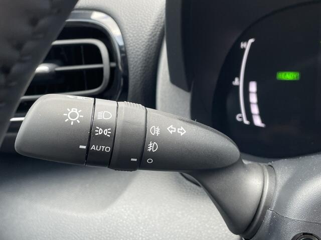 Toyota YARIS 1.5 Hybrid 130 Dynamic | Comfort Pack | Sensoren v/a | Stoelverw