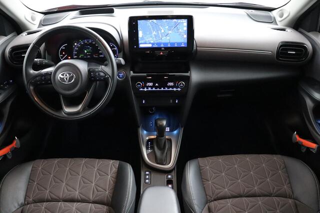 Toyota YARIS Cross 1.5 Hybrid Executive | Apple Carplay/Android Auto | Trekhaak | Parkeersensoren | Stoelverwarming |
