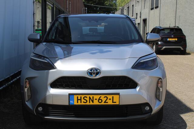 Toyota YARIS Cross 1.5 Hybrid Active All weather banden l Apple carplay/ android auto l Armsteun l Elektrisch inklapbare buitenspiegels l Climate control l Achteruitrijcamera