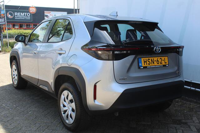 Toyota YARIS Cross 1.5 Hybrid Active All weather banden l Apple carplay/ android auto l Armsteun l Elektrisch inklapbare buitenspiegels l Climate control l Achteruitrijcamera