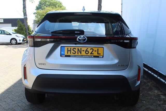Toyota YARIS Cross 1.5 Hybrid Active All weather banden l Apple carplay/ android auto l Armsteun l Elektrisch inklapbare buitenspiegels l Climate control l Achteruitrijcamera