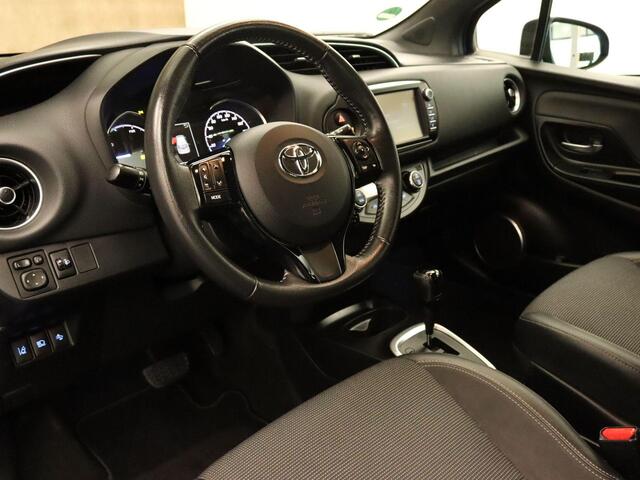 Toyota YARIS 1.5 Hybrid Premium - ACHTERUITRIJ CAMERA - KEYLESS ENTRY & START - CLIMATE CONTROL - ELEKTRISCH VERSTELBARE BUITENSPIEGELS - VOORSTOELEN VERWARMD